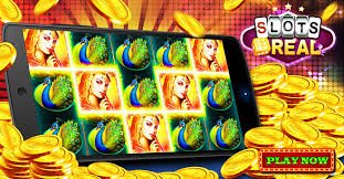 Pengguna membaca bonus lewat ponsel pribadi
